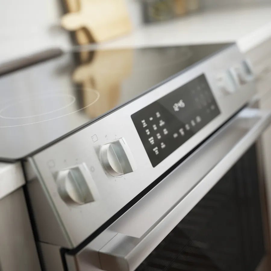 Bosch 800 Series 30" Slide-In Electric Range — HEI8056U - Image 11